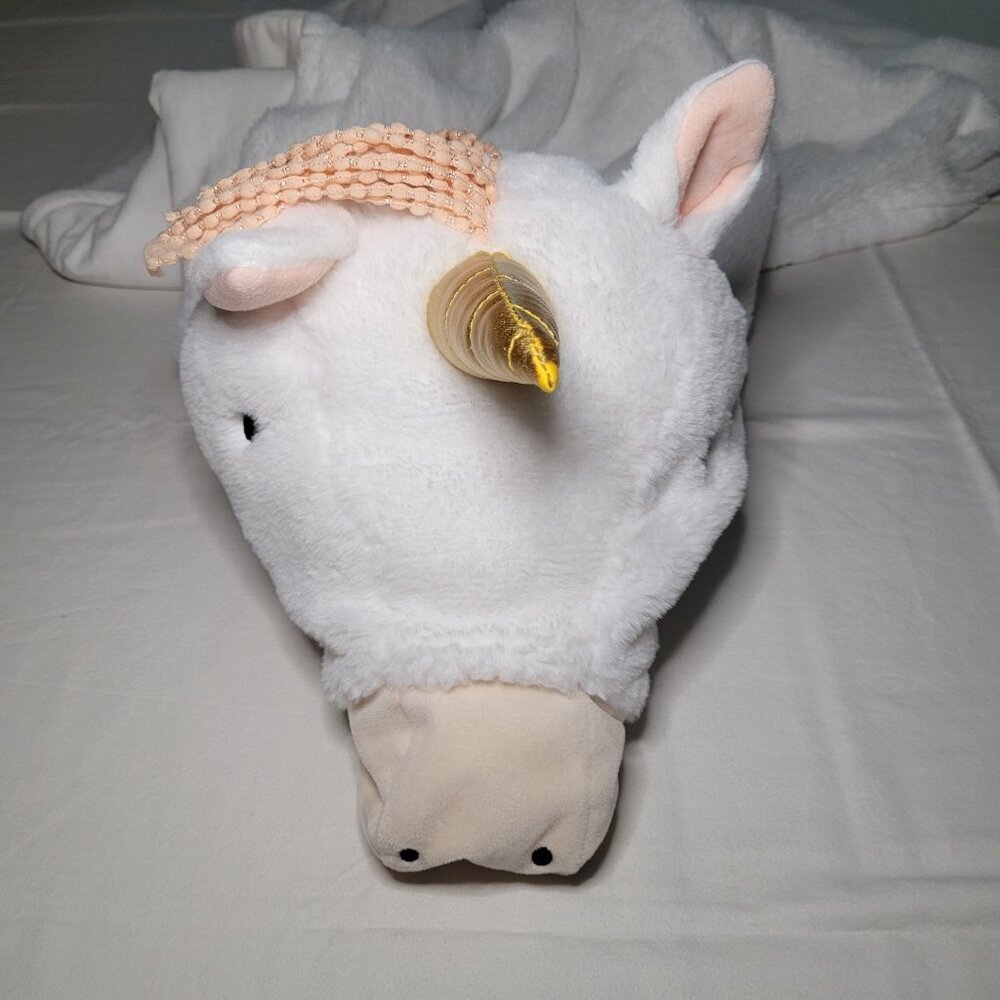 Pillowfort Unicorn Hooded Blanket 40x50 Super Soft White - Picture 9 of 13